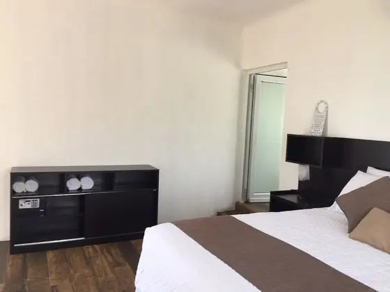 Deluxe Tek Büyük Yataklı Oda, 2 Çift Kişilik Yatak, Bahçe Manzaralı