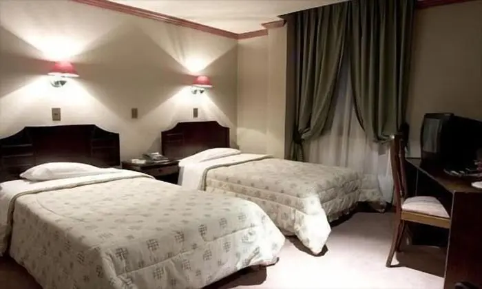 Tek Büyük Yataklı Oda, 2 Tek Kişilik Yatak