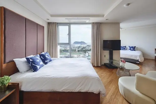Blue Royal Family Suite -6Pax