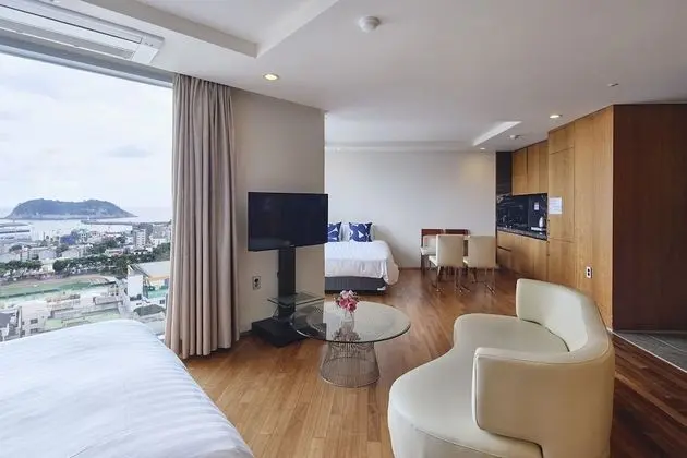 Blue Royal Family Suite -6Pax