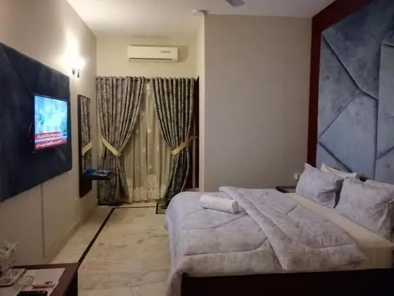 Deluxe Tek Büyük Yataklı Oda
