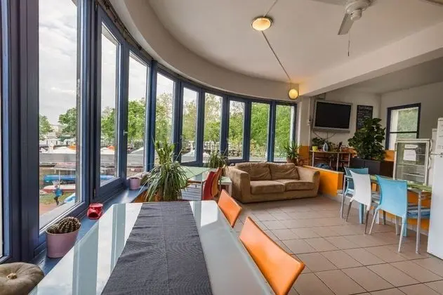 Standard Ortak Ranzalı Oda, Karma Ranzalı Oda (Negyagyas)