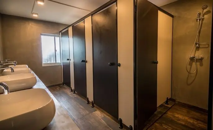 10 Bed Mixed Dorm Rooms