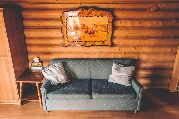 Log Cabin