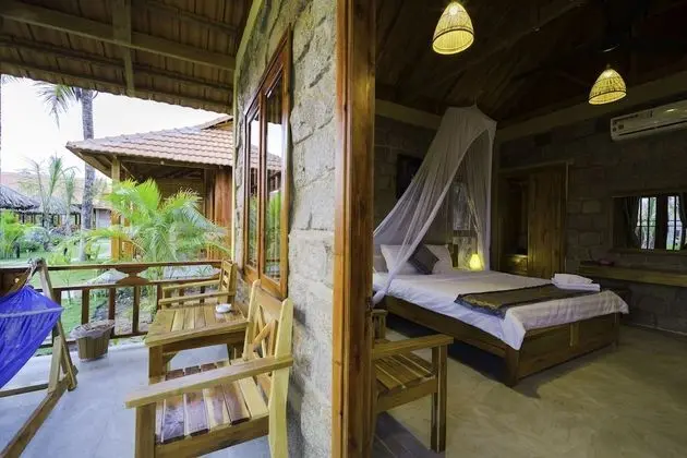 Deluxe Bungalov, Havuz Manzaralı