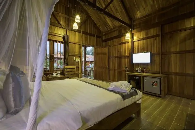 Deluxe Dağ Evi, Havuz Manzaralı
