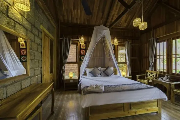 Deluxe Dağ Evi, Havuz Manzaralı