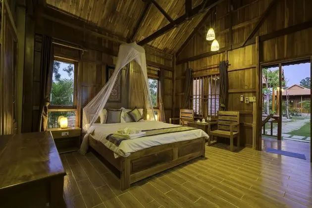 Deluxe Dağ Evi, Havuz Manzaralı