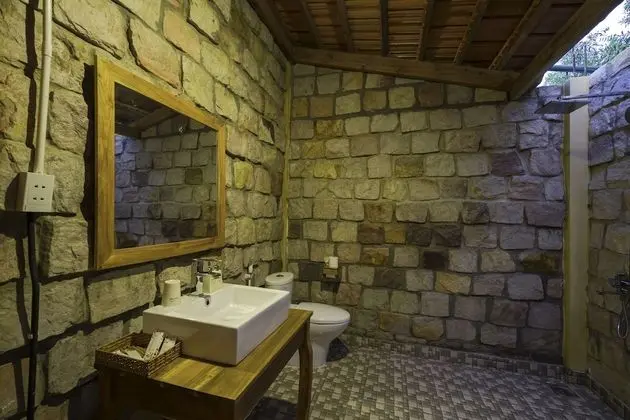 Standard Tek Büyük Yataklı Oda, 1 En Büyük (King) Boy Yatak, Sigara İçilmez, Bahçe Manzaralı