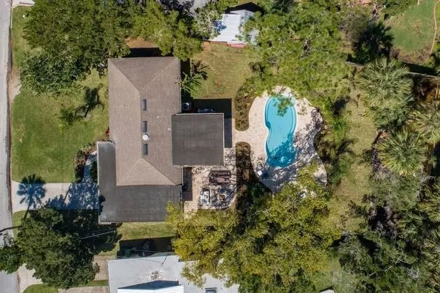 Ev (The Island Oasis)