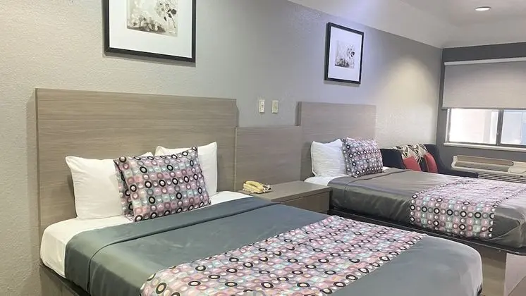 Family Tek Büyük Yataklı Oda
