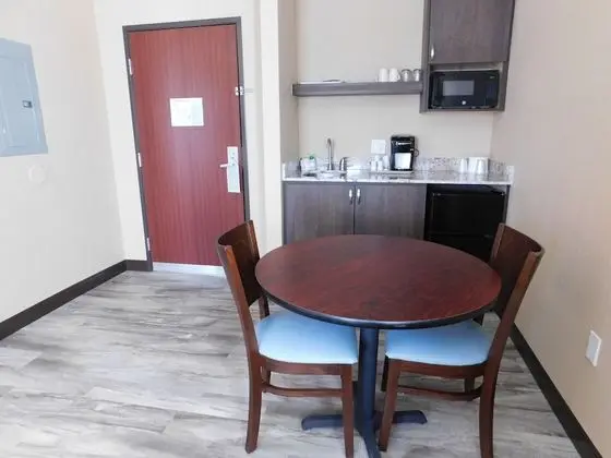 Standard Süit, Sigara İçilmez