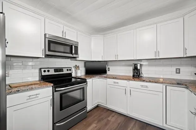 Daire (Island Time (2/1))