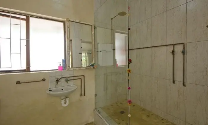 Tek Büyük Yataklı Oda (en-suite 1)