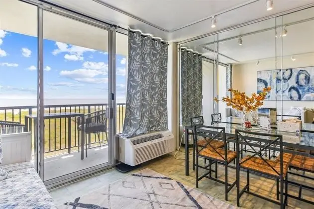 Daire, 1 Büyük (Queen) Boy Yatak ve Çekyat, Balkon, Okyanus Manzaralı