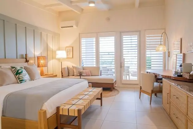 Brand New South Village Tropical View King ADA