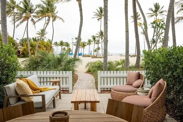 Brand New South Village Tropical View King ADA