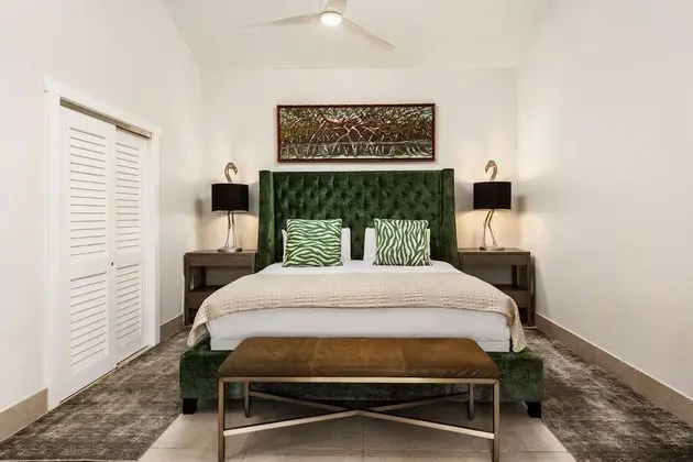 JR. Studio Suite, 1 King Bed, Oceanfront