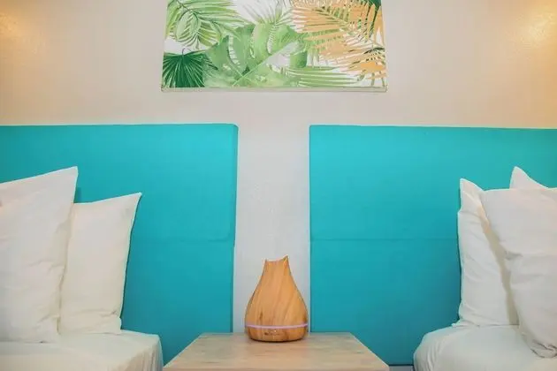 Standard Oda, Sigara İçilmez, Kısmi Deniz Manzarası (Cabana Couples)