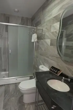 Business Tek Büyük veya İki Ayrı Yataklı Oda