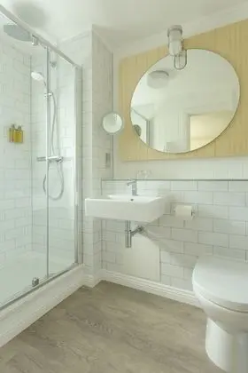 Tek Büyük veya İki Ayrı Yataklı Oda, Kısmi Deniz Manzaralı