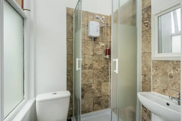 Deluxe Tek Büyük Yataklı Oda, Banyolu/Duşlu