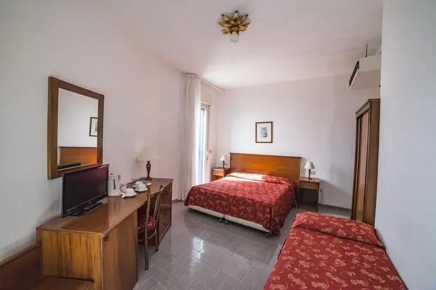 Standard Üç Kişilik Oda, Deniz Manzaralı