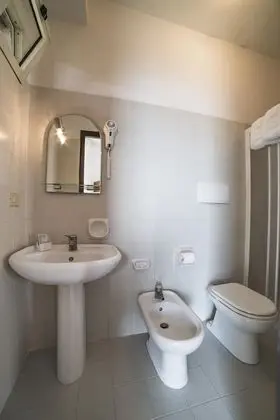 Standard Üç Kişilik Oda, Deniz Manzaralı