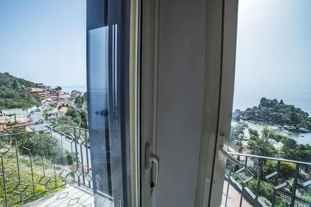 Standard Üç Kişilik Oda, Deniz Manzaralı