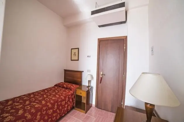 Tek Kişilik Oda, 1 Tek Kişilik Yatak, Deniz Manzaralı