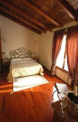 Comfort Büyük Yataklı Tek Kişilik Oda