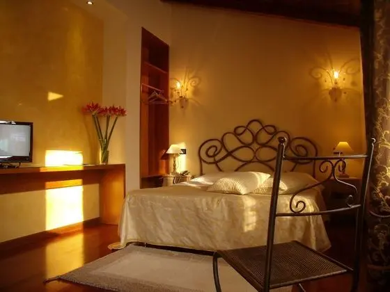 Comfort Büyük Yataklı Tek Kişilik Oda