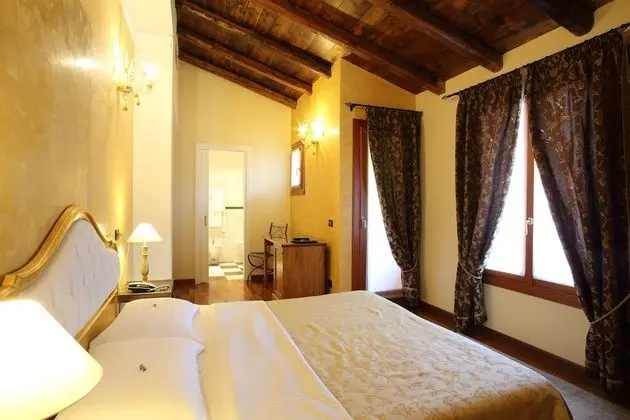 Superior Tek Büyük Yataklı Oda