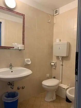 Üç Kişilik Oda