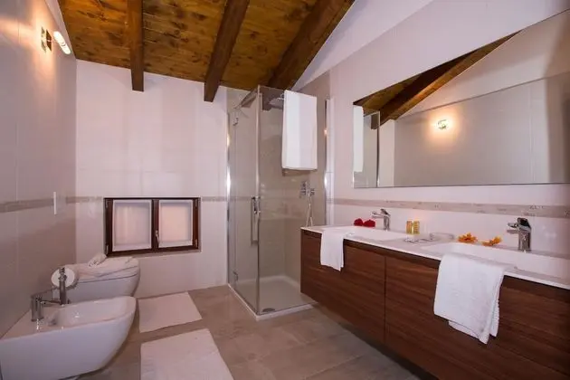 Family Villa, Birden Çok Yatak, Bahçeli (Villa Isola Verde (Main Villa))