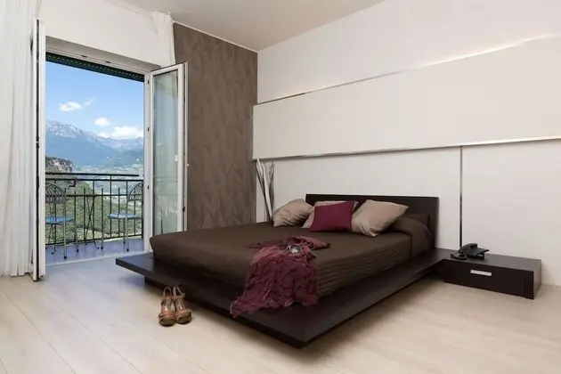 Comfort Tek Büyük Yataklı Oda, Balkon, Kısmi Göl Manzaralı