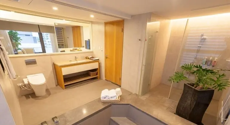 Gallery Tek Büyük Yataklı Oda, Banyolu/Duşlu, Köşe