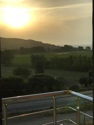 Triple, Deniz Manzaralı, Balkonlu