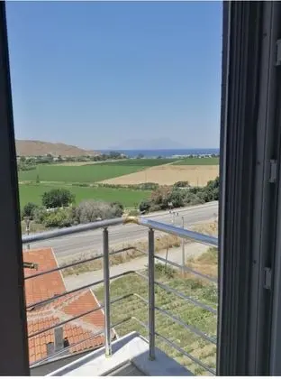 Triple, Deniz Manzaralı, Balkonlu
