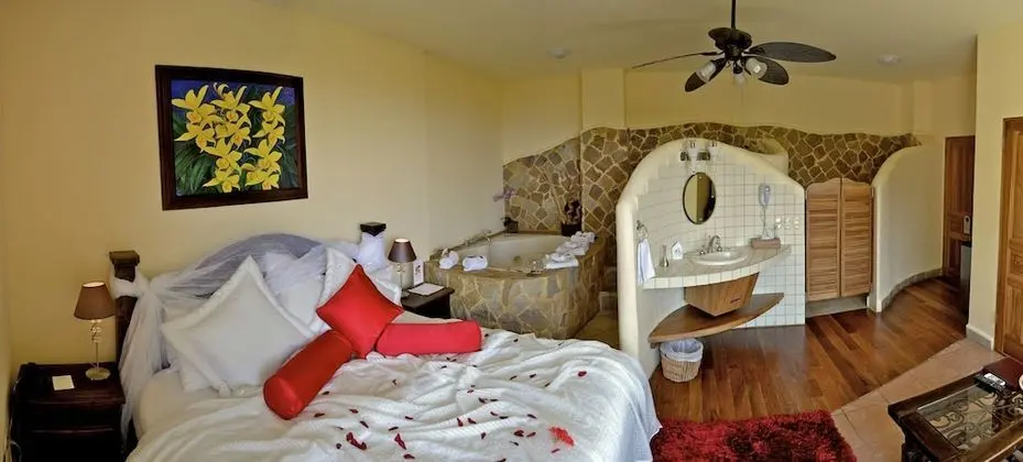 Honeymoon Süit, 1 En Büyük (King) Boy Yatak, Jakuzi, Okyanus Manzaralı