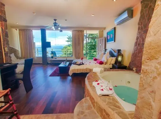 Honeymoon Süit, 1 En Büyük (King) Boy Yatak, Jakuzi, Okyanus Manzaralı