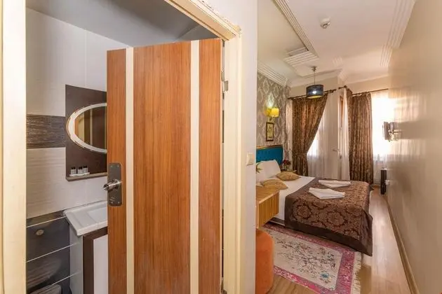 DELUXE TRİPLE ROOM