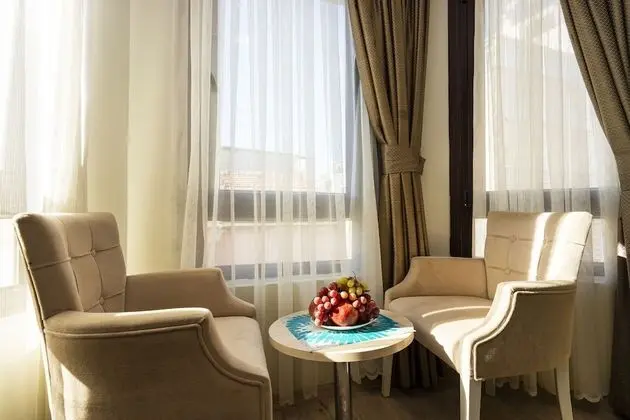 Economy Room