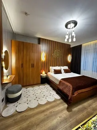 Jakuzili Suite