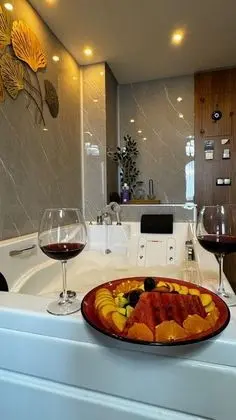 Jakuzili Suite