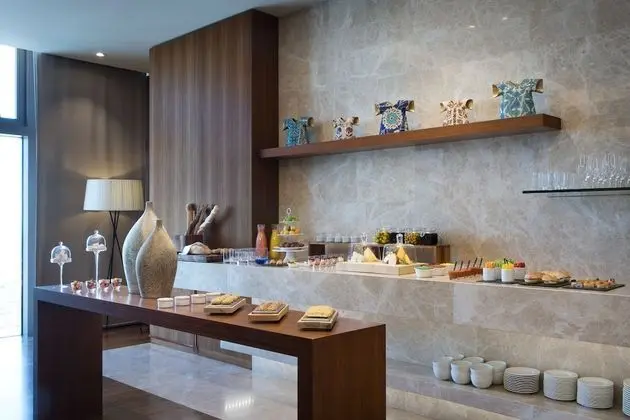 Executive Oda, 1 En Büyük (King) Boy Yatak, Sigara İçilmez, Deniz Manzaralı (Lounge Access)