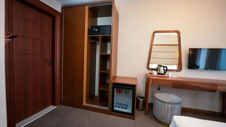 Deluxe King Room City View