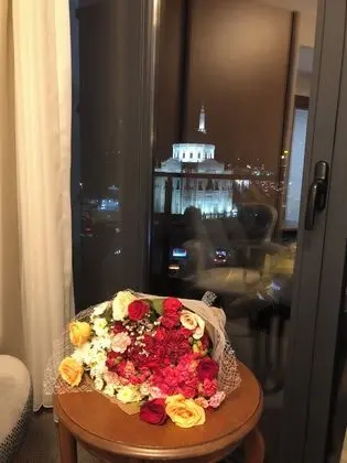 Deluxe King Room City View