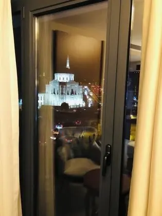 Deluxe King Room City View