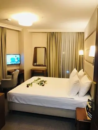 Deluxe King Room City View